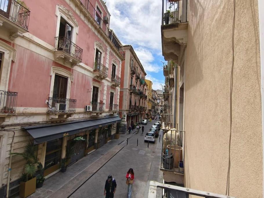 Retroetnea - Appartamento In Centro Storico - Con Camere Comunicanti Catánia Buitenkant foto